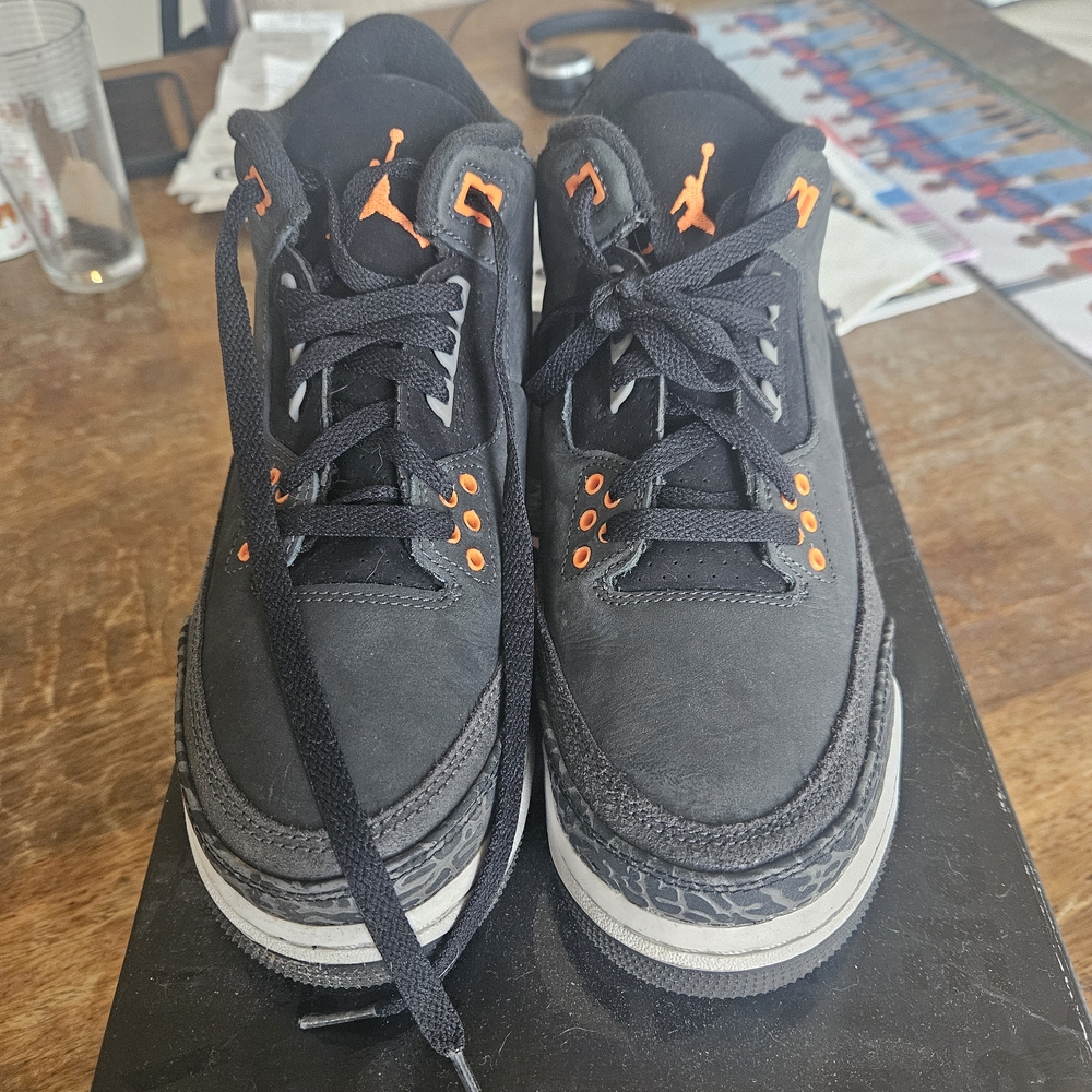 Jordan Men's Black and Orange Sneakers